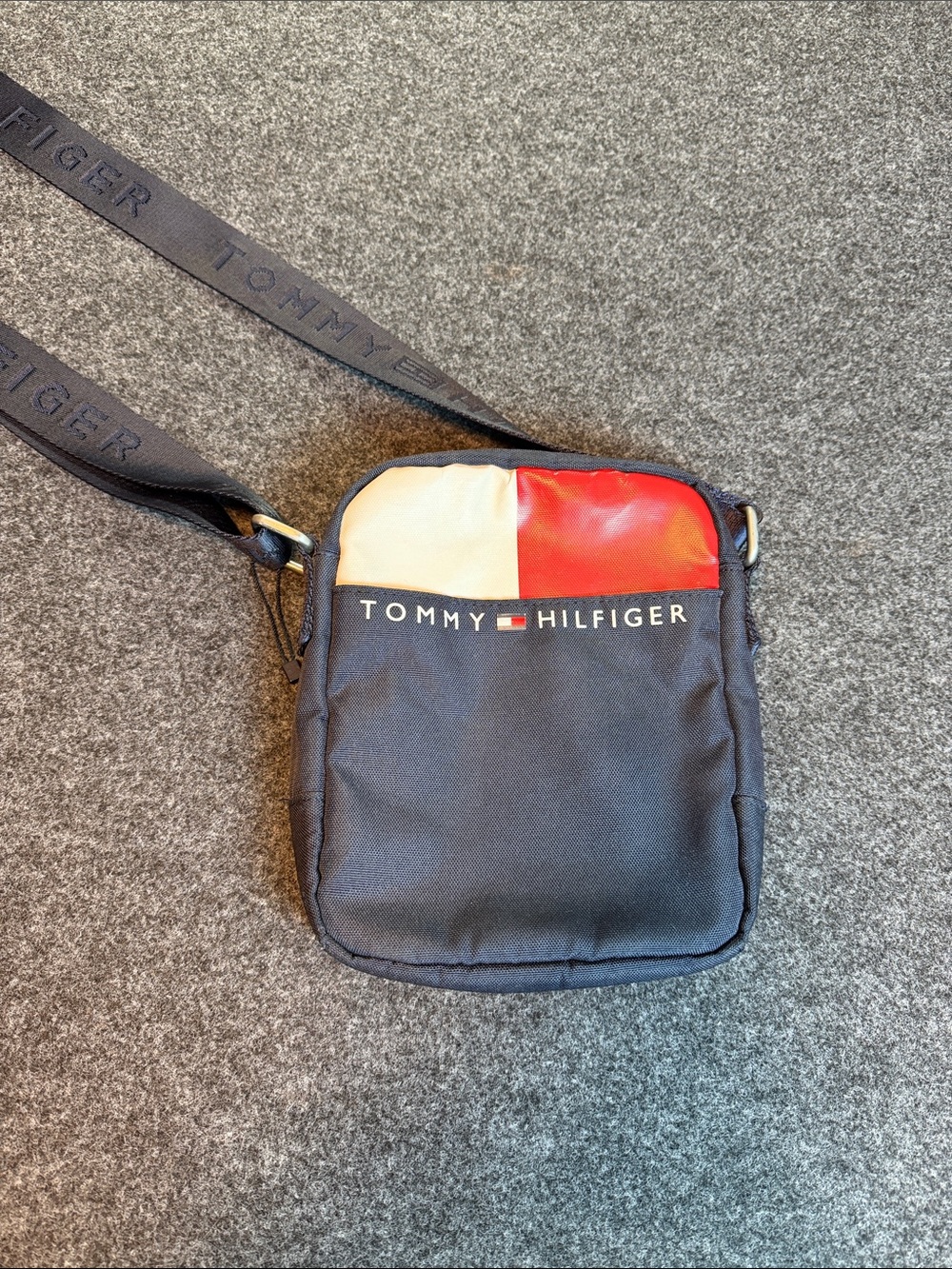 Tommy Hilfiger Crossbody Bag Red/White/Blue Unisex Multiple Pockets
